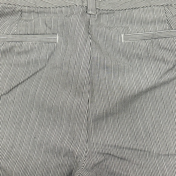 Women’s Ann Taylor size 10 Pin Striped Dress Shorts - Picture 8 of 10